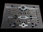 Coffret Professionnel de jeux de 2 Tarauds à Main et Filières – HSS-M2 – Métriques (4x070 à 12x175) 